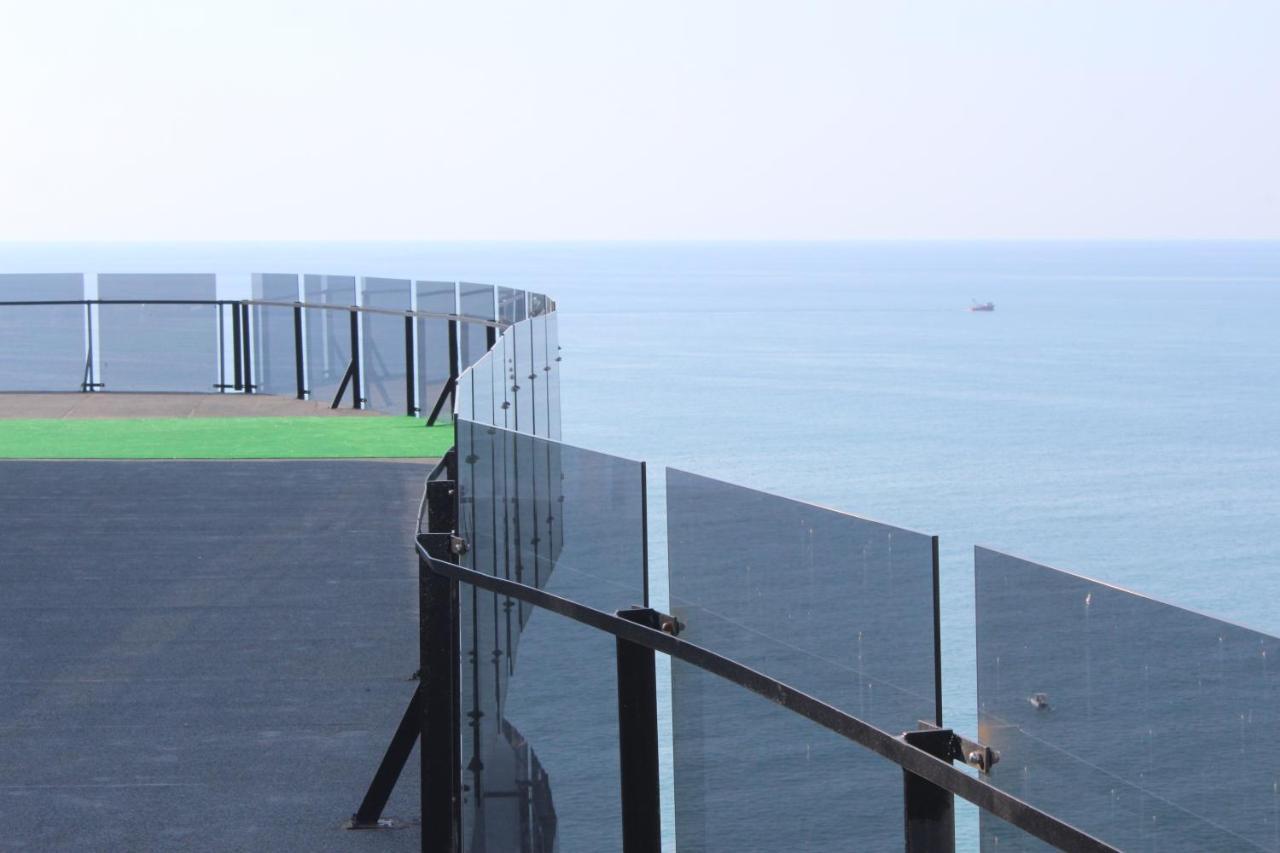 באטומי Apartment On The Back Sea מראה חיצוני תמונה